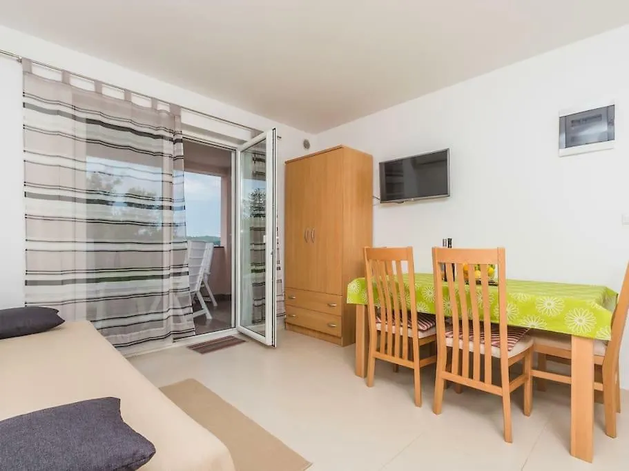 Apartment F-1 Klimno